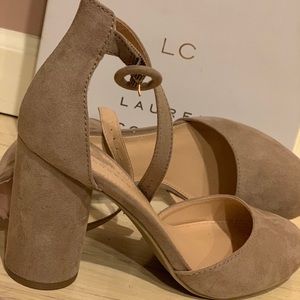 LAUREN CONRAD CLOSED PUMP ***WORN ONCE***